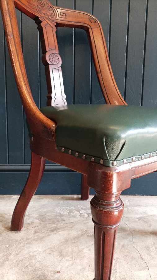 A Superb Mahogany Victorian Library Desk Chair (12).jpg